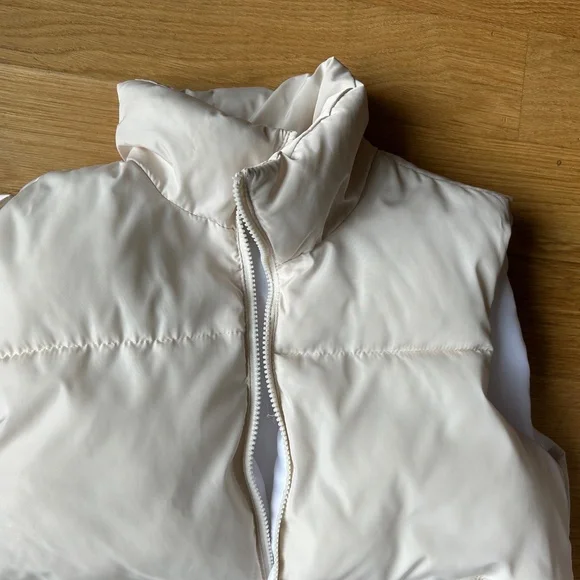 Cream Color Fashion Cropped Short Puffer Vest Gilet Standing Collar Zip Pockets - Picture 4 of 13
